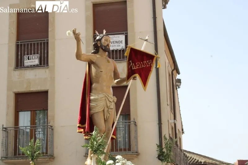Foto 10 - El Encuentro del Resucitado con su Madre pone fin a la Semana Santa albense