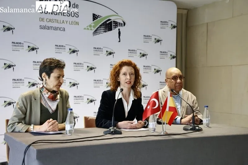 Presentación de la gala solidaria a favor de los damnificados por los terremotos de Turquía, que se celebrará en Salamanca. Foto de David Sañudo