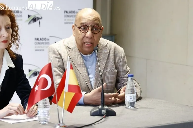 Presentación de la gala solidaria a favor de los damnificados por los terremotos de Turquía, que se celebrará en Salamanca. Foto de David Sañudo