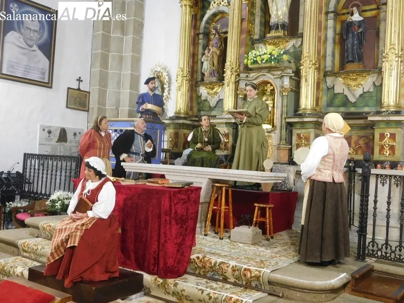 Éxito del grupo Lazarillo de Tormes en la representación de 'Buscando a Nebrija' en San Felices de los Gallegos