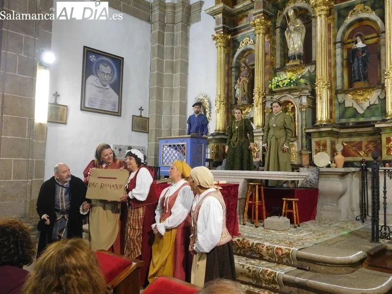 Éxito del grupo Lazarillo de Tormes en la representación de 'Buscando a Nebrija' en San Felices de los Gallegos