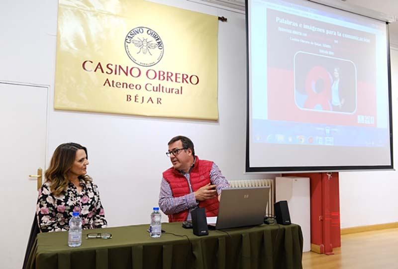 La magia de una entrevista en el Casino Obrero de Béjar