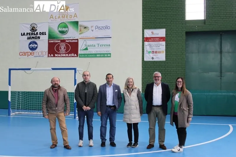 Foto 3 - Emilio Arroita visita la renovaci&oacute;n de las instalaciones deportivas de la zona de La Dehesa&nbsp;