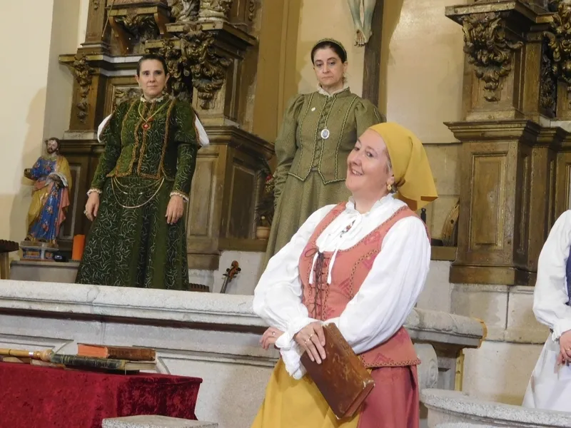 El grupo de teatro 'Lazarillo de Tormes' interpreta en Villaseco de los Reyes la obra 'Buscando a Nebrija'