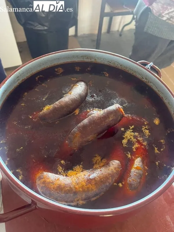 Los vecinos de Gejo de los Reyes disfrutan de un completo cocido en buena compañía