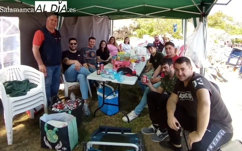 Fiesta del Lunes de Pascua en el Teso de San Cristóbal en Villarino de los Aires / FOTOS: JOSE RODRÍGUEZ GUARDE 