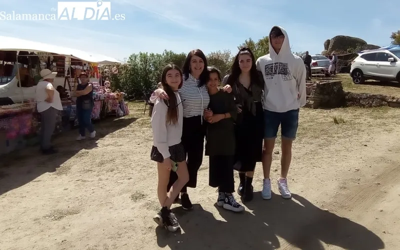 Fiesta del Lunes de Pascua en el Teso de San Cristóbal en Villarino de los Aires / FOTOS: JOSE RODRÍGUEZ GUARDE 