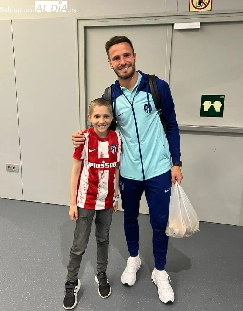 Galería de imágenes de la 'Princesa Guerrera Futbolera' con la gente del Atleti / Fotos: M4RÍA