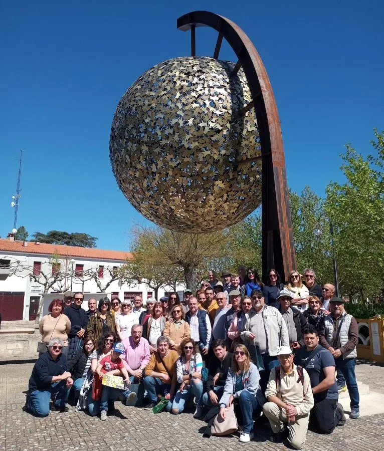 Foto 2 - Los Amigos de la Bici y la Asociaci&oacute;n para la Ense&ntilde;anza de la Astronom&iacute;a recorren el Sistema Solar