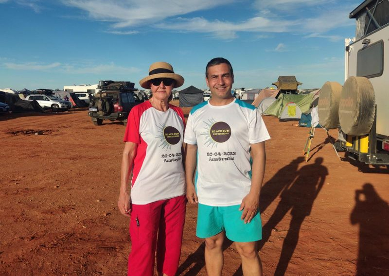 dos salmantinos que han viajado hasta Australia para ver un eclipse total 