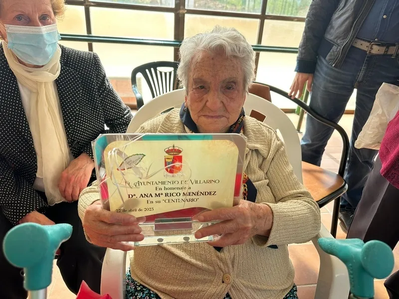 María rico estuvo acompañada de algunos de sus familiares, además de compañeros en la residencia / FOTOS: VIRGINIA GONZÁLEZ