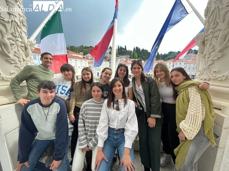 Alumnos del IES Campo Charro en su última movilidad de este Erasmus  en Eslovenia, junto a alumnos del instituto Gimnasio Antonio Sema Piran de ese país