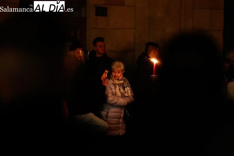 Foto 5 - Solemne y conmovedora procesi&oacute;n del Cristo Yacente