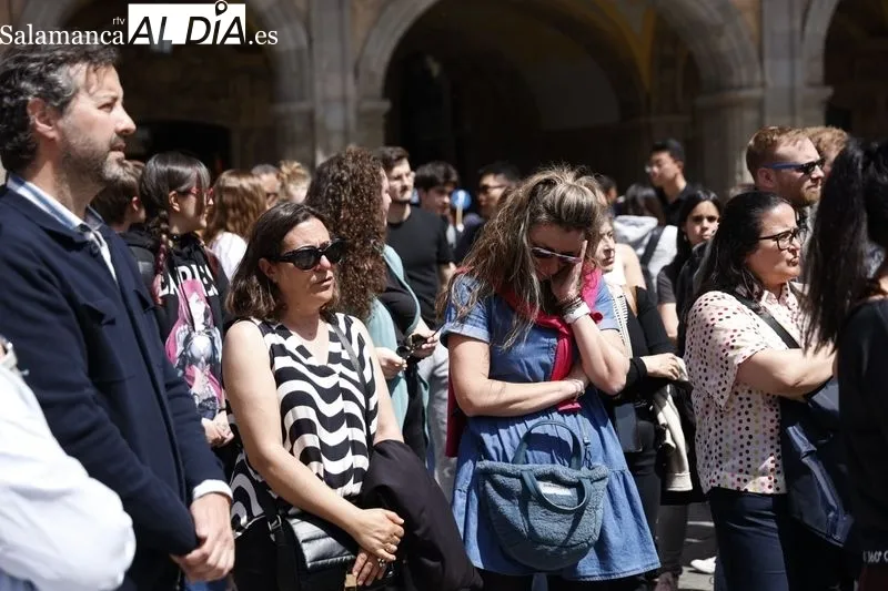Homenaje en la Plaza Mayor a la profesora de español asesinada en Francia