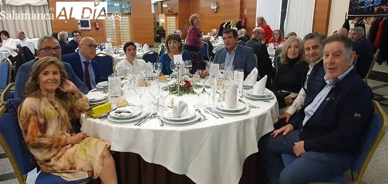 Velada en la que el Rotary Club Plaza Mayor ha premiado a Mayalde