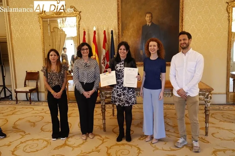 Entrega en el Ayuntamiento de diplomas del Curso de Atención Sociosanitaria del CEFOL. Foto de David Sañudo