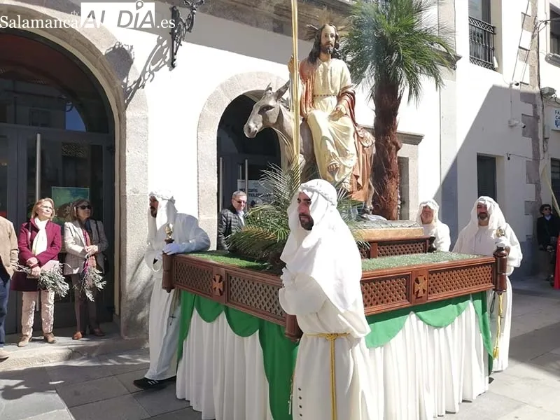 Foto 3 - Ramos y palmas para abrir la Semana Santa bejarana
