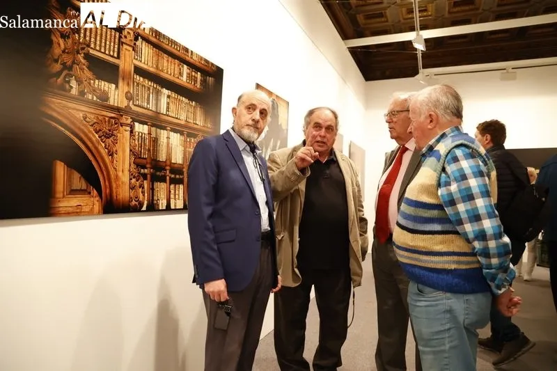 Exposición del colaborador de SALAMANCA AL DÍA, José Amador Martín, en el Casino de Salamanca. Foto de David Sañudo