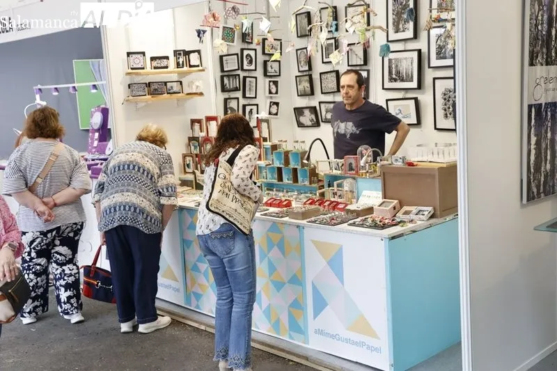 Feria de Artesanía en la plaza de los Bandos. Foto de David Sañudo
