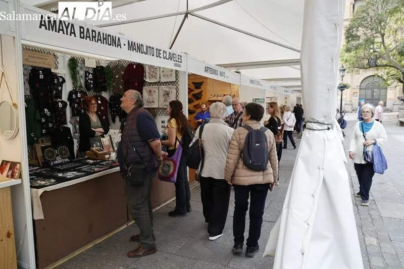 Feria de Artesanía en la plaza de los Bandos. Foto de David Sañudo