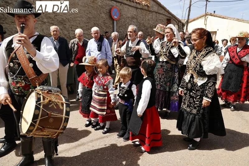 Bailes charros en la última jornada de las fiestas en Doñinos de Salamanca. Foto de David Sañudo