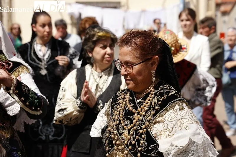 Bailes charros en la última jornada de las fiestas en Doñinos de Salamanca. Foto de David Sañudo