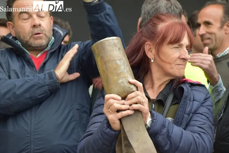 Concentración y protestas de ganaderos frente a la Delegación de la Junta | FOTOS: Vanesa Martins 
