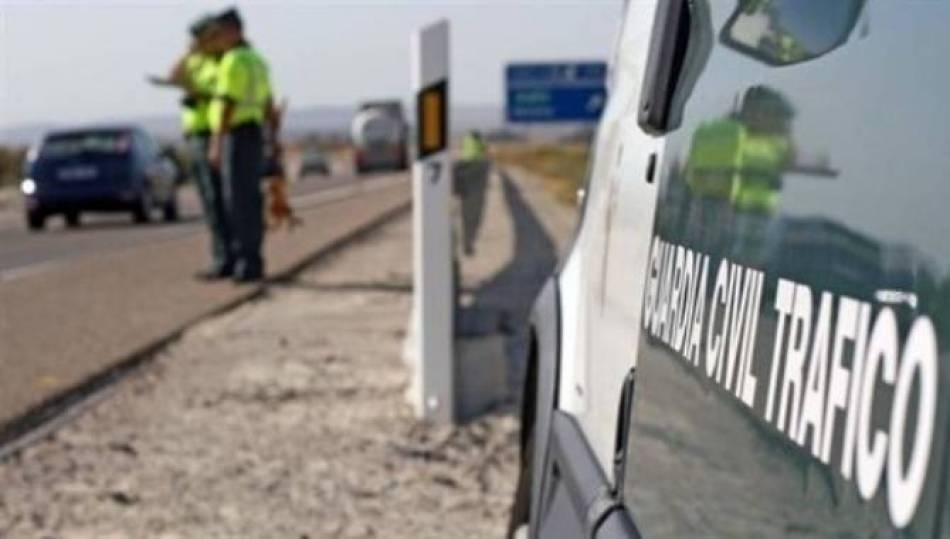 Cuatro jóvenes muertos y un herido grave al precipitarse por un barranco un coche en Xove (Lugo)