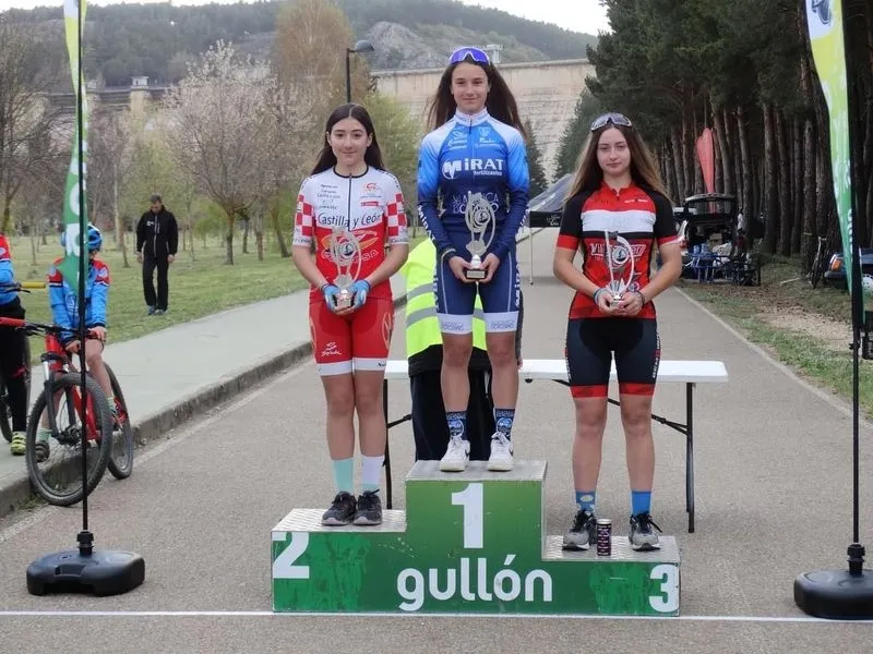 Ciclistas del Salamanca es Ciclismo en Aguilar de Campoo