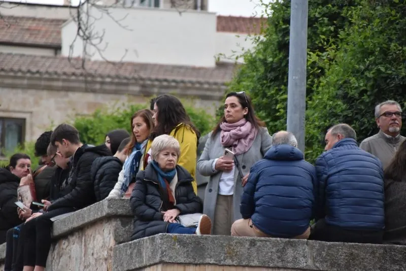 Foto 15 - Cientos de personas arropan al Cristo de los Doctrinos y la Virgen de la Amargura