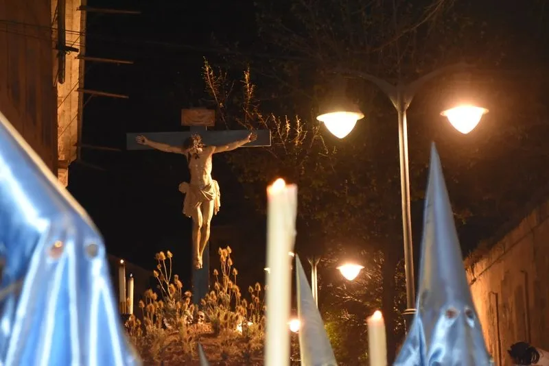 Foto 17 - Ilusionante desfile del Cristo de los Doctrinos y la Virgen de la Amargura por las calles salmantinas cuatro a&ntilde;os despu&eacute;s