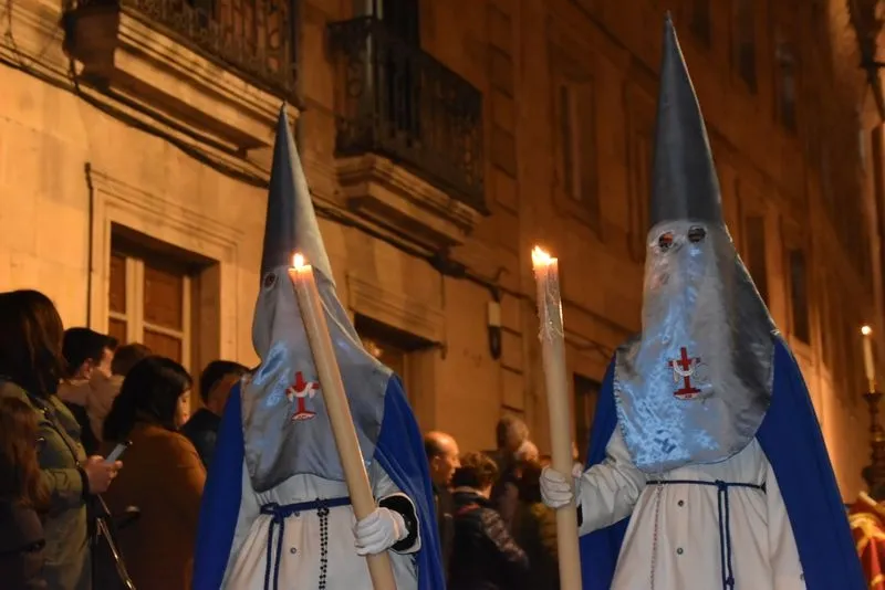 Foto 13 - Ilusionante desfile del Cristo de los Doctrinos y la Virgen de la Amargura por las calles salmantinas cuatro a&ntilde;os despu&eacute;s