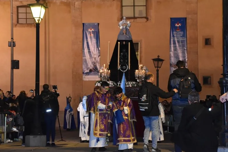 Foto 12 - Ilusionante desfile del Cristo de los Doctrinos y la Virgen de la Amargura por las calles salmantinas cuatro a&ntilde;os despu&eacute;s