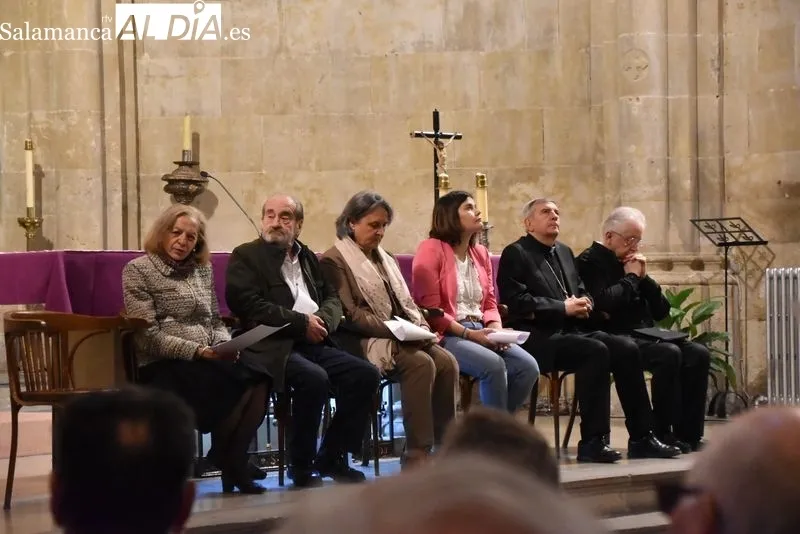 Foto 13 - Respetuosa meditaci&oacute;n de las 7 Palabras de Cristo en la Cruz