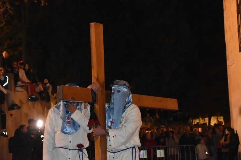 Foto 3 - Ilusionante desfile del Cristo de los Doctrinos y la Virgen de la Amargura por las calles salmantinas cuatro a&ntilde;os despu&eacute;s