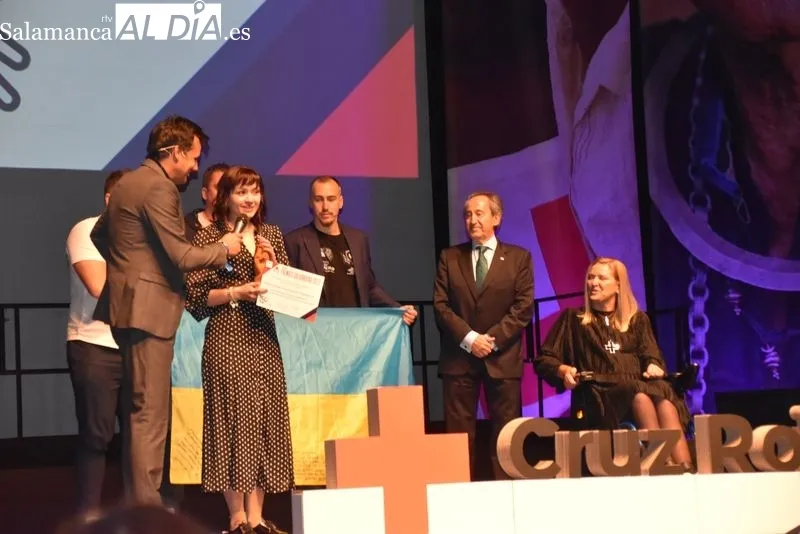 Foto 3 - La solidaridad con Ucrania, protagonista en la noche de los Premios de Cruz Roja en Salamanca