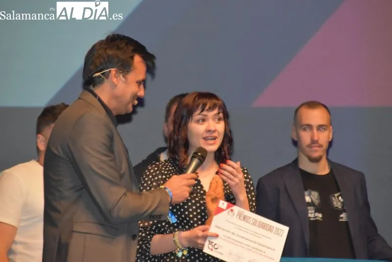 Foto 2 - La solidaridad con Ucrania, protagonista en la noche de los Premios de Cruz Roja en Salamanca