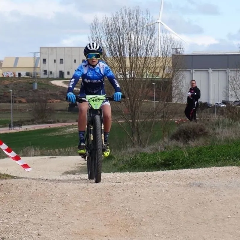 Corredores de Salamanca es Ciclismo en esta prueba de la Copa de escuelas BTT de Castilla y León, en Modubar de la Emparedada (Burgos)