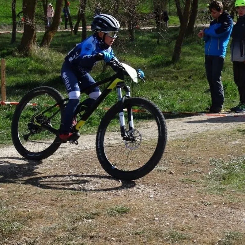Corredores de Salamanca es Ciclismo en esta prueba de la Copa de escuelas BTT de Castilla y León, en Modubar de la Emparedada (Burgos)