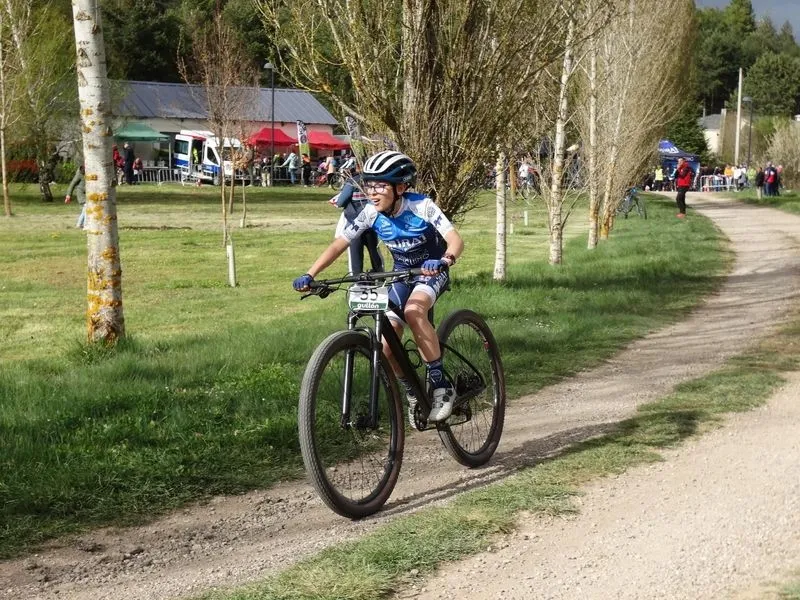 Ciclistas del Salamanca es Ciclismo en Aguilar de Campoo