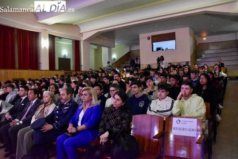 Primeras charlas de la Semana de Formación en el colegio San Agustín de Salamanca. Foto de Vanesa Martins