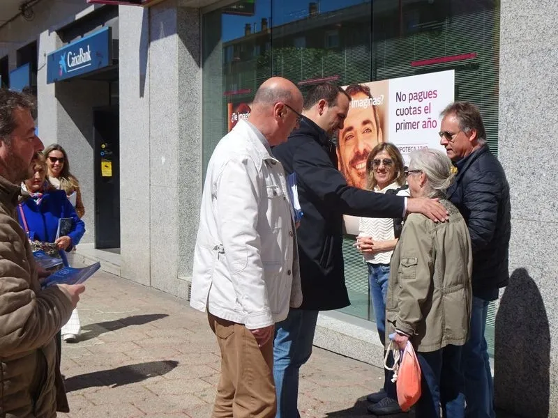 Los concejales del PP de Santa Marta, encabezados por el alcalde, David Mingo