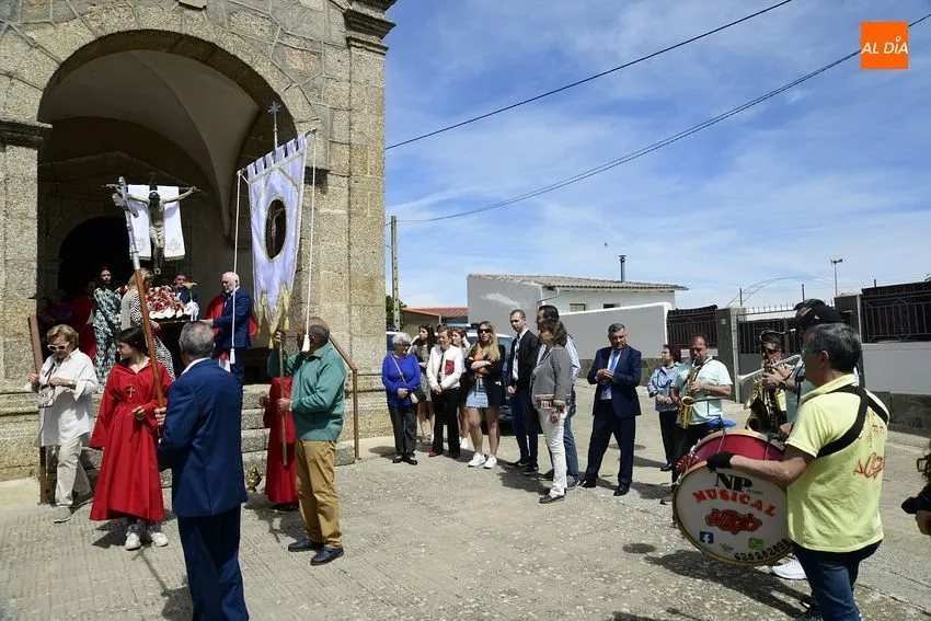 Porcesión del Cristo de la Exaltación en Gallegos de Argañán / Fotos: Adrián M. Pastor