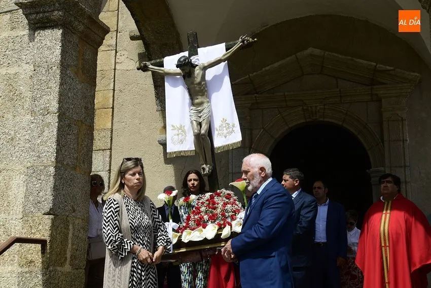 Porcesión del Cristo de la Exaltación en Gallegos de Argañán / Fotos: Adrián M. Pastor