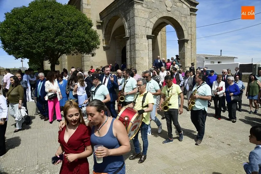 Porcesión del Cristo de la Exaltación en Gallegos de Argañán / Fotos: Adrián M. Pastor