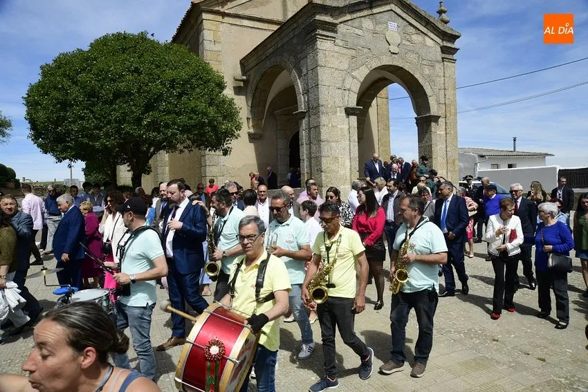 Porcesión del Cristo de la Exaltación en Gallegos de Argañán / Fotos: Adrián M. Pastor