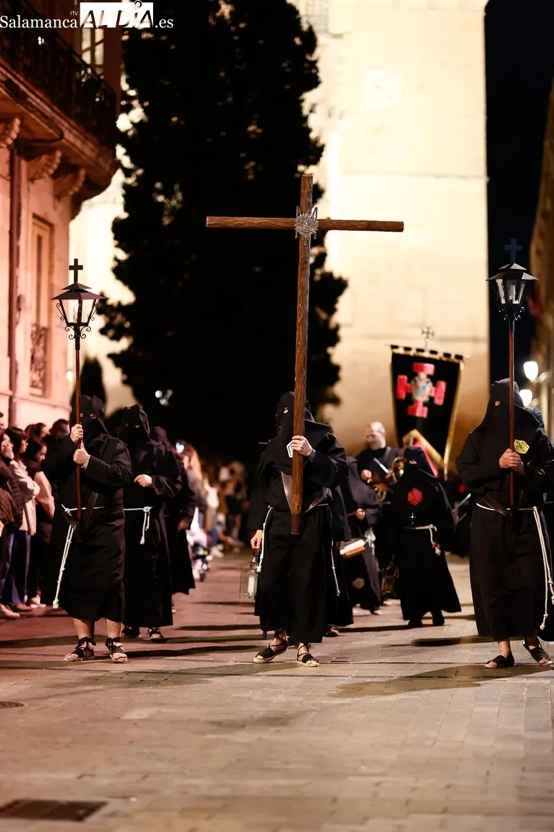 Procesión de la Hermandad Universitaria. Foto de David Sañudo