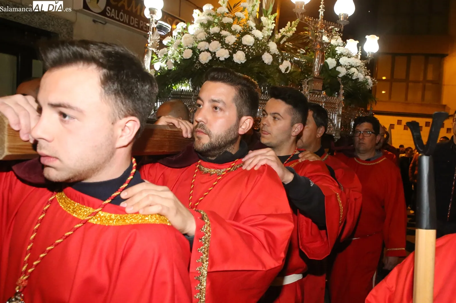 Foto 3 - Procesi&oacute;n del V&iacute;a Crucis de los J&oacute;venes