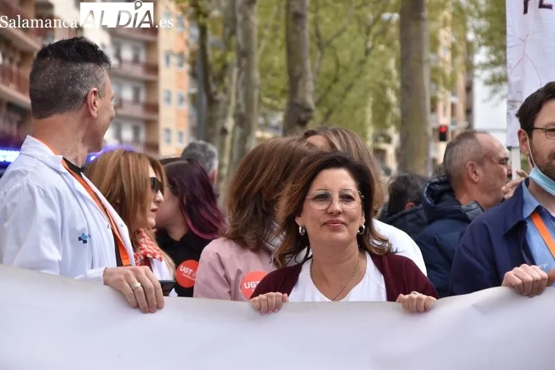 Manifestación en el paseo de San Vicente de profesionales del servicio de mantenimiento del Complejo Asistencial de Salamanca. Foto de Vanesa Martins
