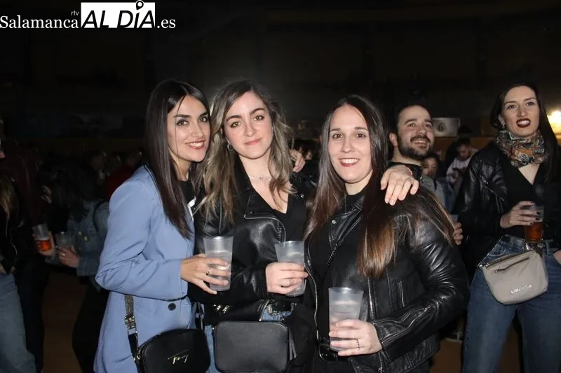 Foto 42 - La fiesta Remember congrega a 1.200 personas en la Plaza de Toros